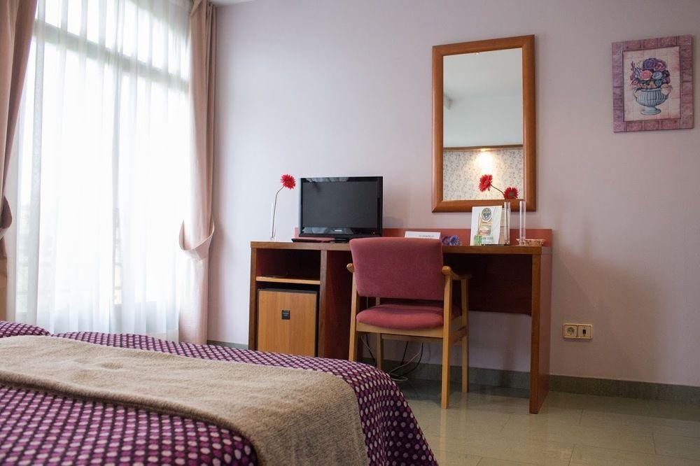 Hotel Jardin De Aranjuez Extérieur photo