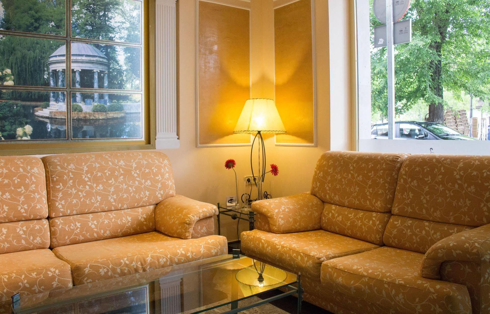 Hotel Jardin De Aranjuez Extérieur photo